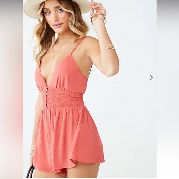 Forever 21 romper perfect for the summer weather ☀️ size small and never worn. - Picture 3 of 5